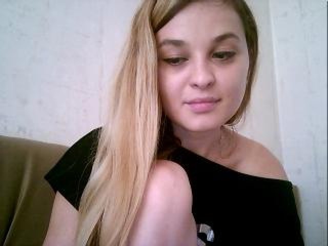LexiLynn Webcam Medium Tits Shaved Pussy Webcam Model Tits Caucasian