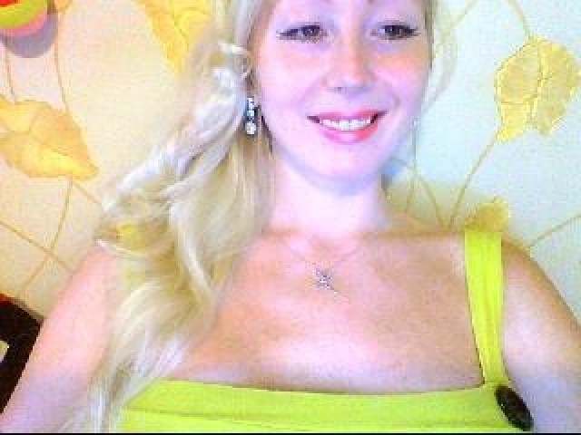 Lanetta Female Medium Tits Caucasian Shaved Pussy Webcam Green Eyes