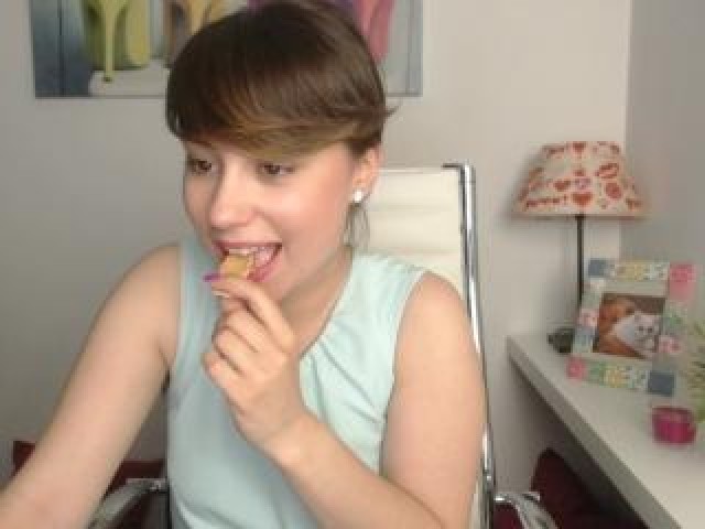 Hailee19 Pussy Gray Eyes Tits Brunette Female Webcam Medium Tits