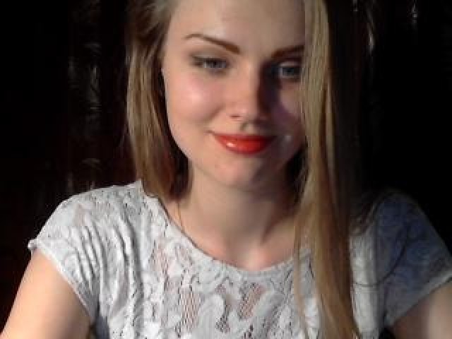 Alice_inW Tits Gray Eyes Caucasian Teen Blonde Female Webcam Model