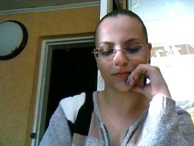 Donbasochka Medium Tits Webcam Webcam Model Middle Eastern Green Eyes