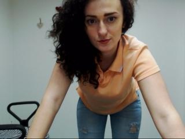 VanillaSmille Brunette Caucasian Webcam Model Shaved Pussy Brown Eyes