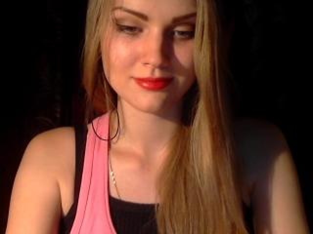 Alice Inw Live Female Gray Eyes Webcam Tits Medium Tits Model