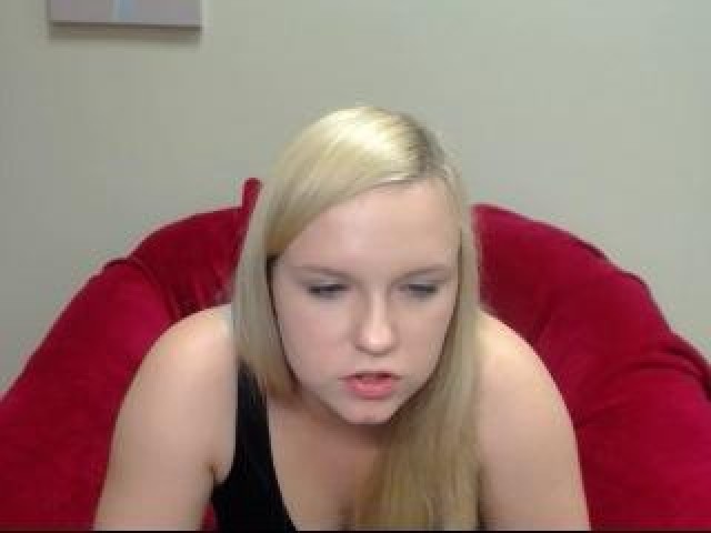 NatashaGold Blonde Babe Blue Eyes Pussy Tits Female Webcam Model