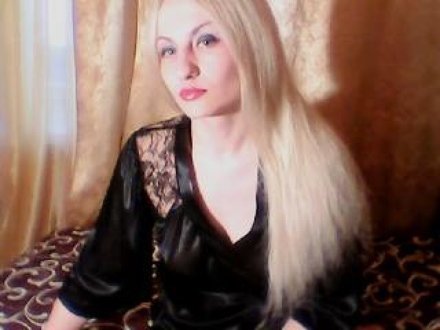 Whiteangel Live Webcam Caucasian Model Blue Eyes Female Medium Tits