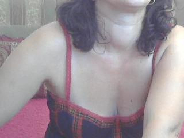 Melons Live Webcam Model Mature Female Brunette Pussy Blue Eyes