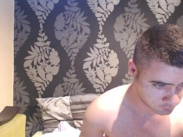 Angryboy Live Caucasian Webcam Trimmed Pussy Babe Male Medium Cock