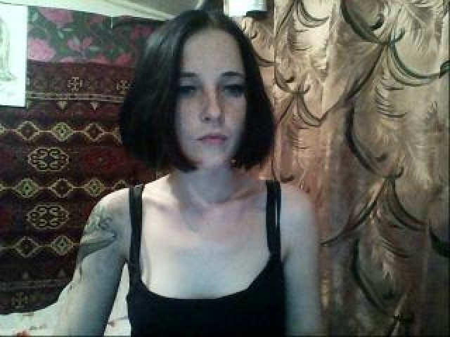 Soli Live Shaved Pussy Teen Tits Brunette Blue Eyes Model Webcam