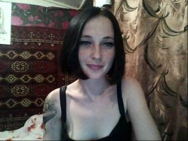 Soli Live Shaved Pussy Female Model Webcam Blue Eyes Brunette Tits