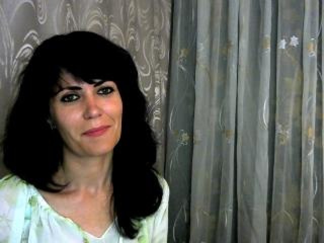 Yourcute Live Female Mature Medium Tits Green Eyes Brunette Trimmed